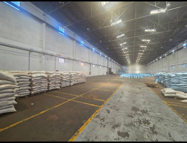 4,200M² WAREHOUSE TO LET IN JACOBS